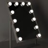Lusterko-do-makijazu-kosmetyczne-podswietlane-LED-Hollywood-z-12-zarowkami-USB-30-x-40-cm-152943 LED makiažo veidrodis su USB lemputėmis 30x40cm
