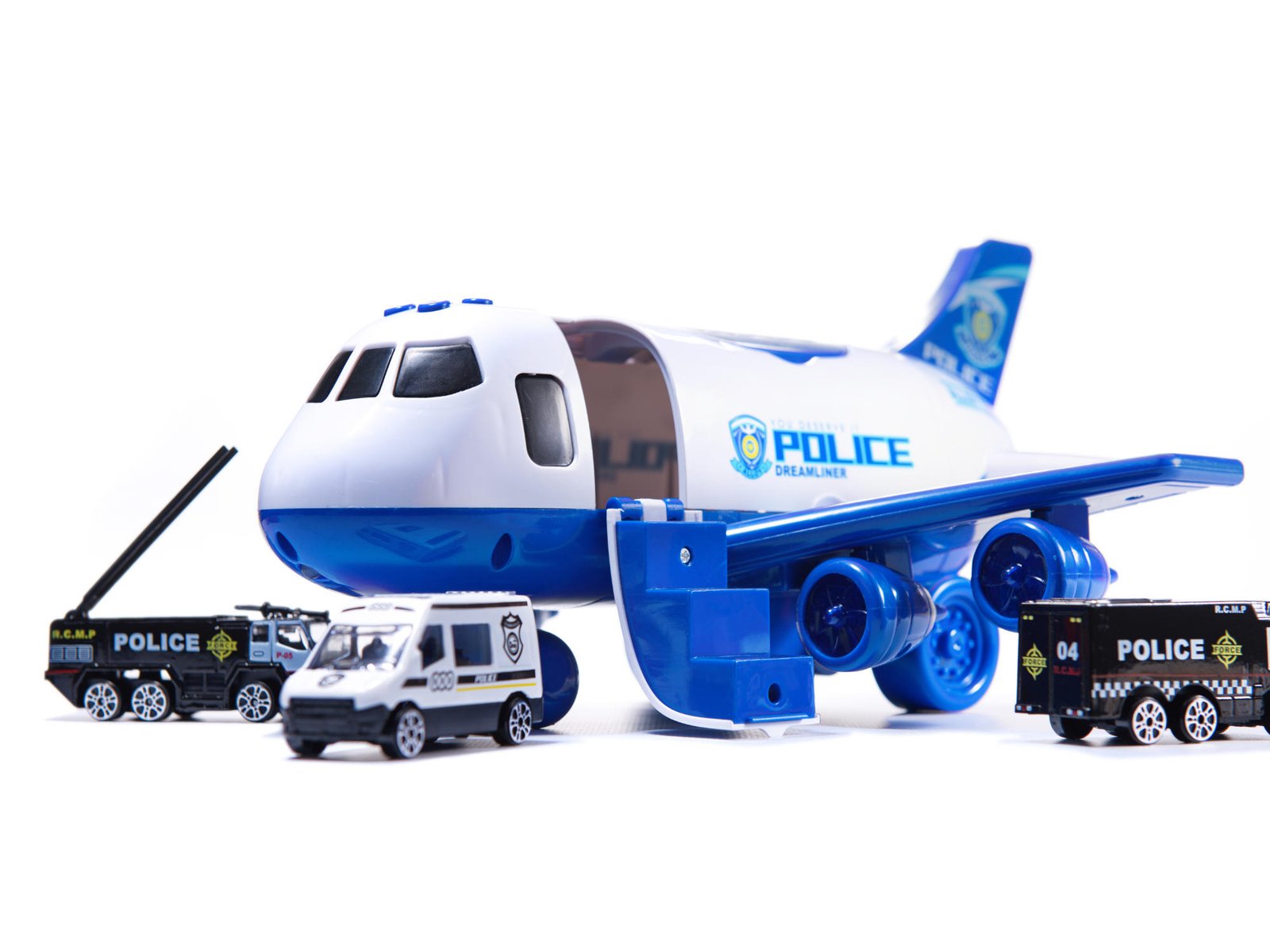 6684_1 Samolot transporter z autami policja 5 Transporterio lėktuvas + 3 policijos automobiliai