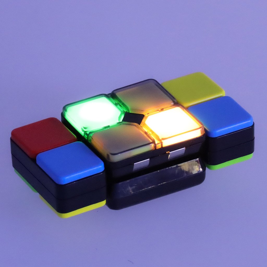 Gra-zrecznosciowa-kostka-logiczna-LED-162060 LED dėlionės kubas arkadinis žaidimas