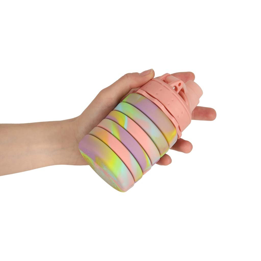 Butelka-na-wode-bidon-silikonowy-skladany-z-uchwytem-sportowy-500ml-teczowy-174046 Silikoninė gertuvė, 500ml vaivorykštės spalvų